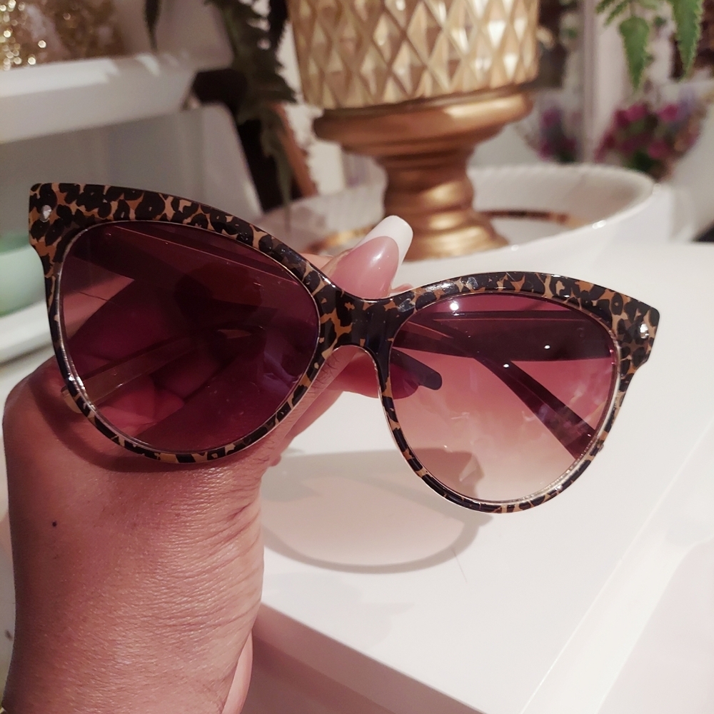 Leopard cat eye sunglasses